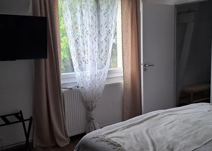 Frühstückspension Les Escales De Marion 3*